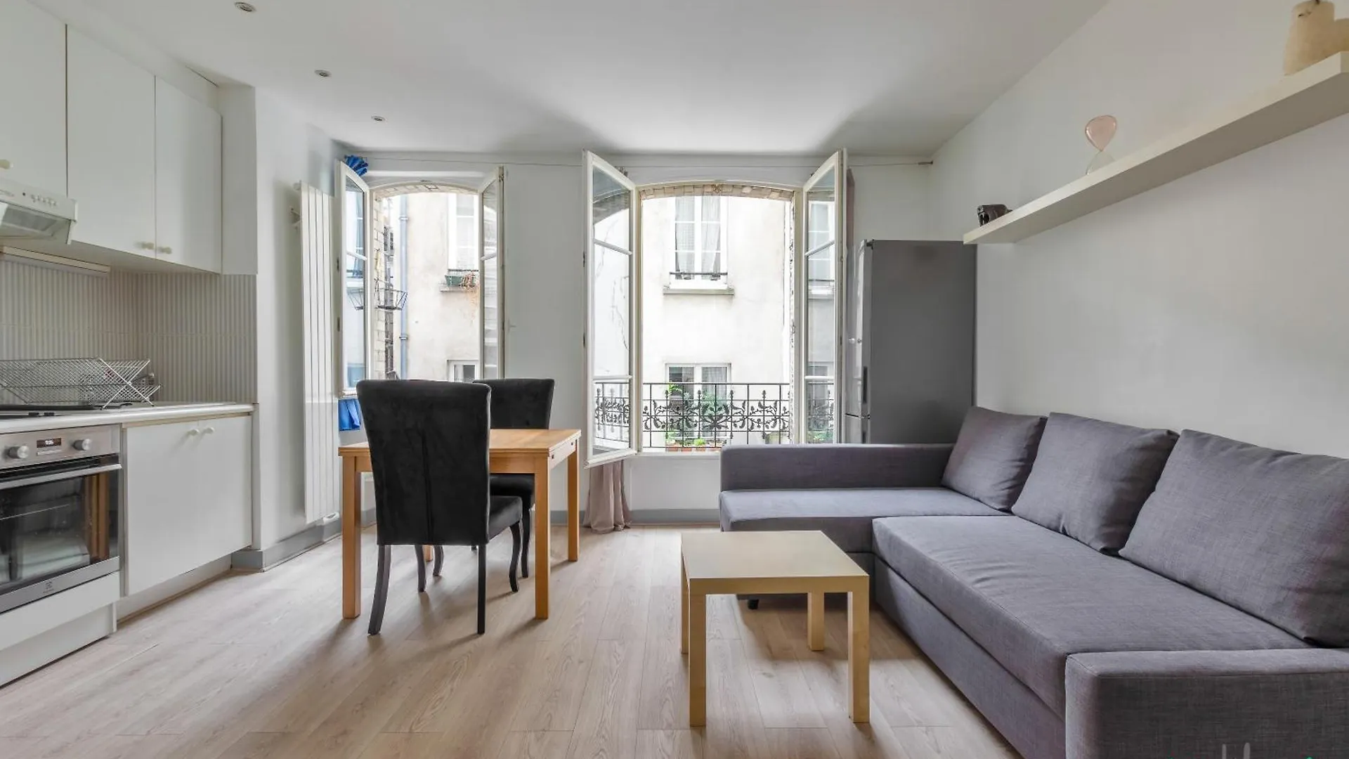 Charming Apartment Heart Of Paris